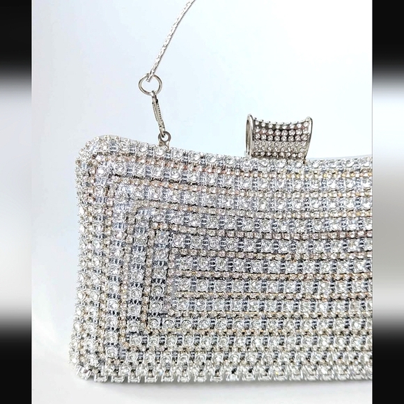 GORGEOUS Crystal Encrusted Silver Clutch Purse Evening Crossbody Bag - Picture 2 of 8